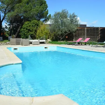 La Bastide Des Lavandieres לינה וארוחת בוקר